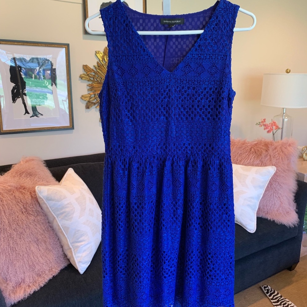 Banana Republic - Sleeveless Lace Dress